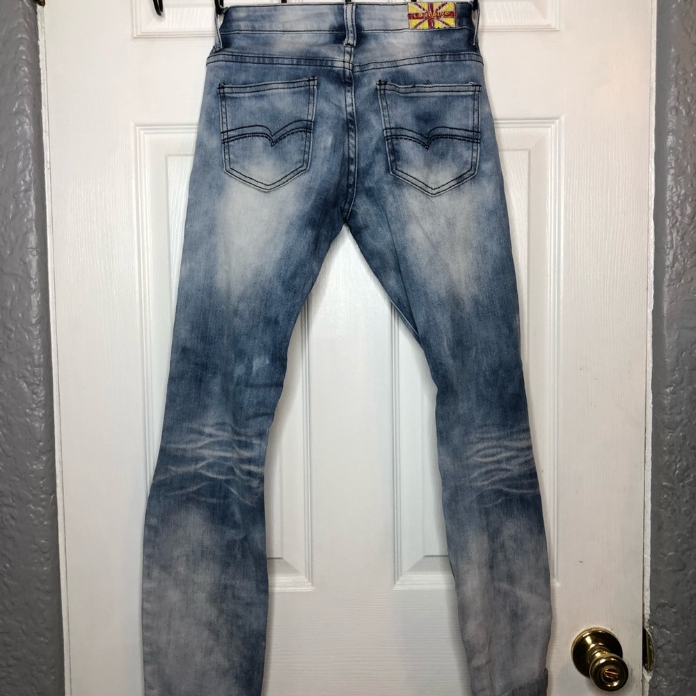 Distressed jeans - Picture 2 of 2